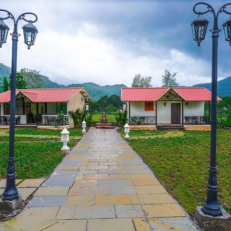 Ninad Homestays 카르자트 외부 사진