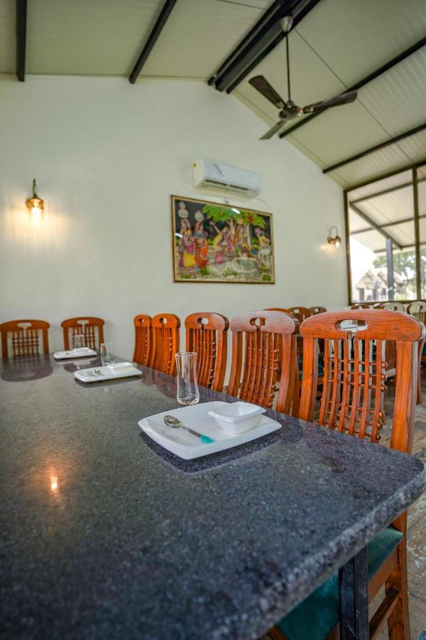 Ninad Homestays 카르자트 외부 사진