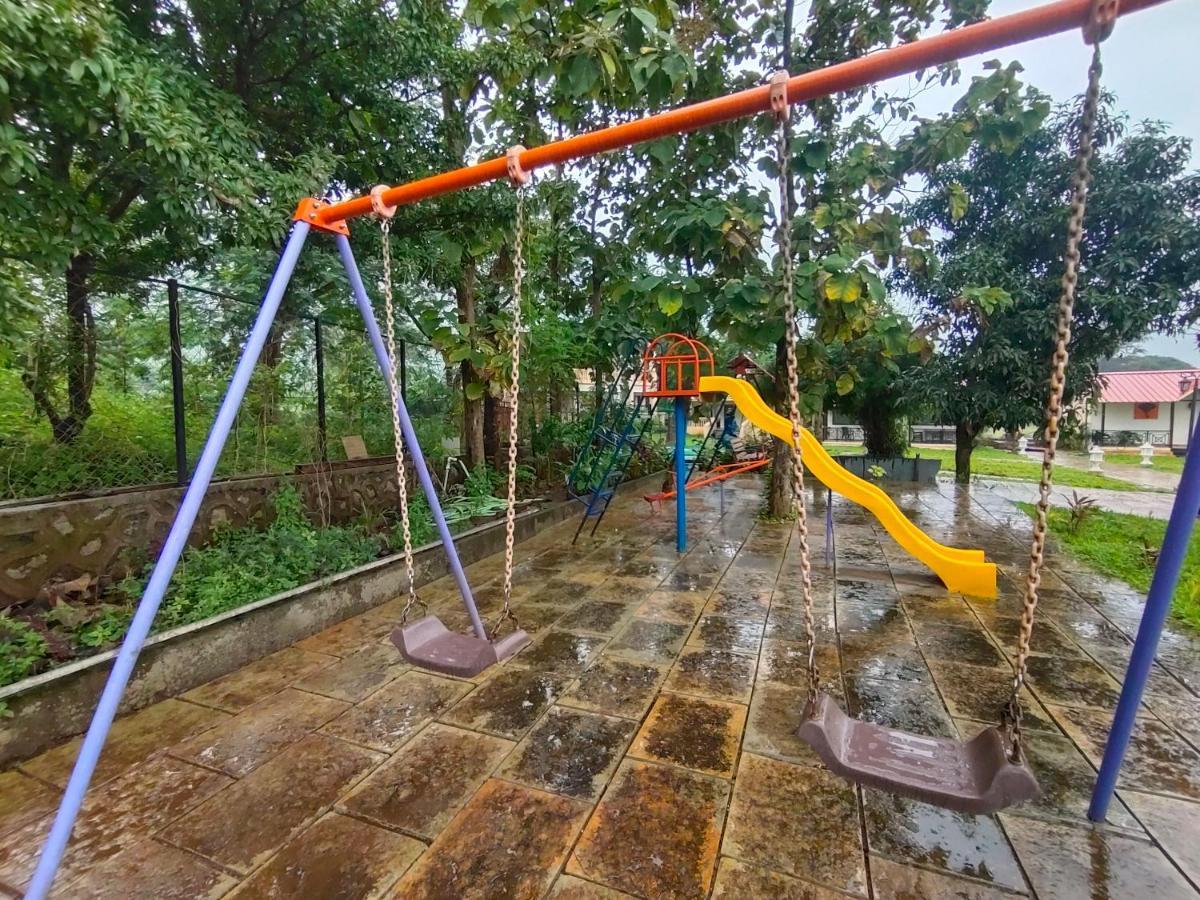 Ninad Homestays 카르자트 외부 사진